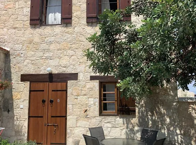 Agrotiko Traditional Kallepia